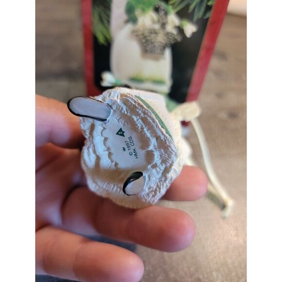 Hallmark 1997 Snowdrop Angel the language of flowers ornament Xmas - Picture 4 of 5